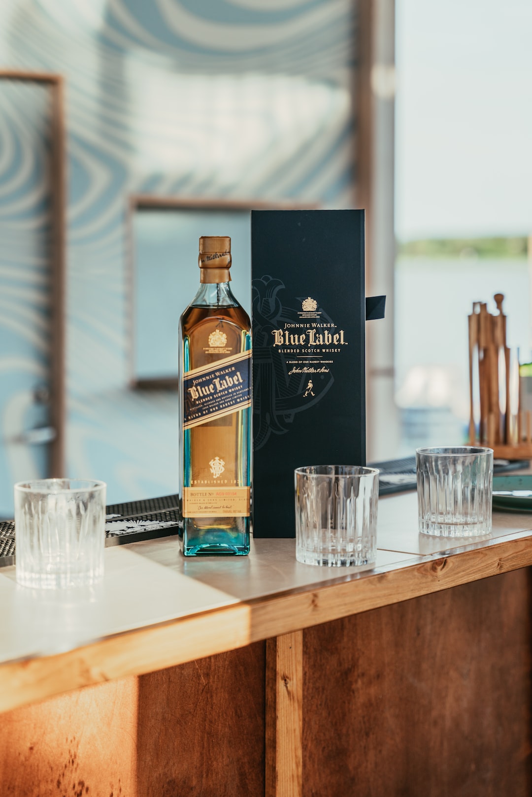 Johnnie Walker Blue Label: UK's Finest 70cl Blended Scotch Whisky Gift - JPHA